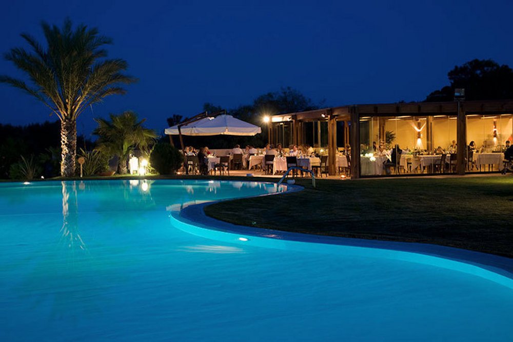  Hotel pergola near pool 